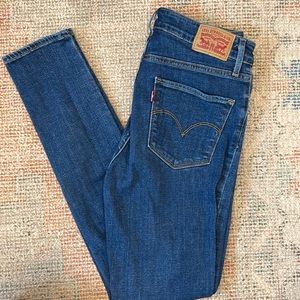 Levi’s 721 Skinny Ankle Jeans medium distressed wash